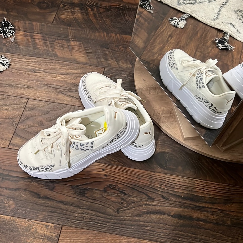 Women’s platform sneakers